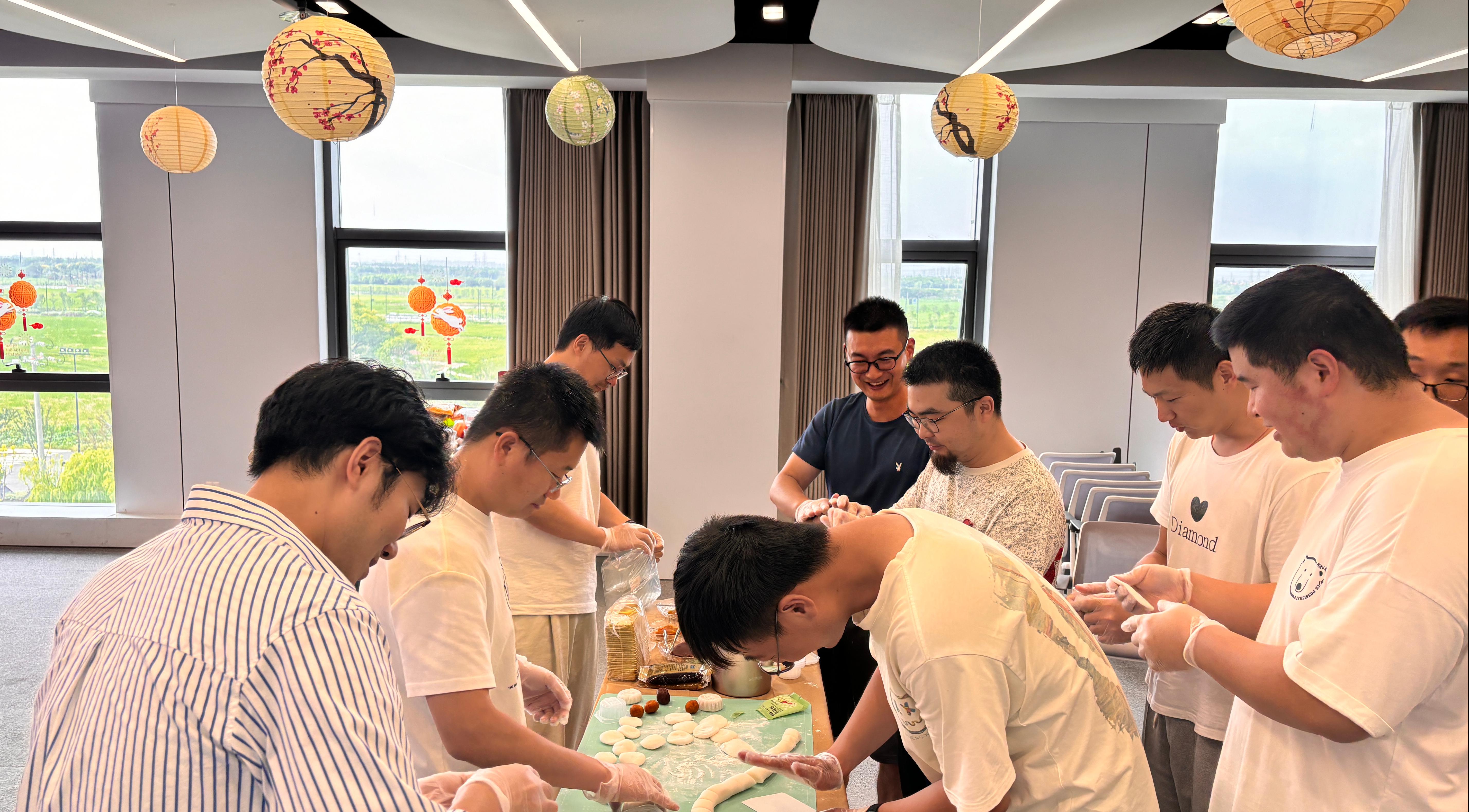 “月满人间，此间有味” ——辛伯至生物开展中秋主题团建活动